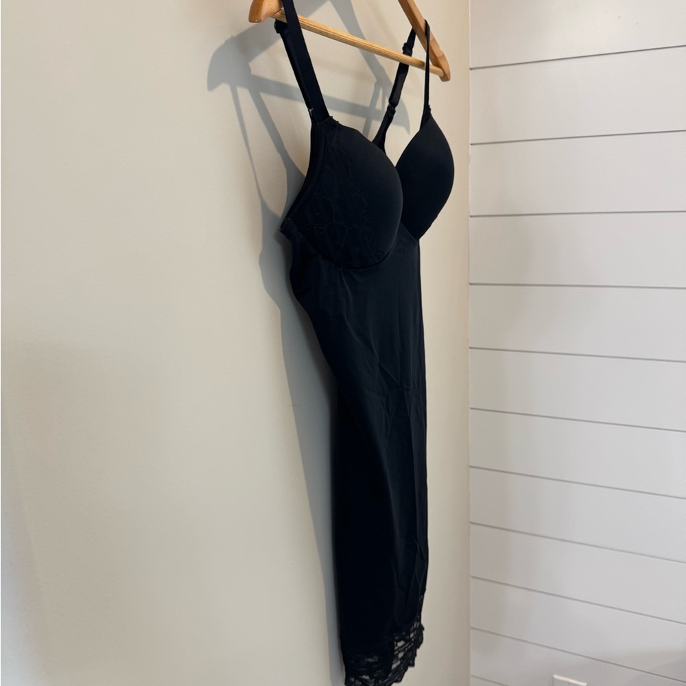 SPANX Black Slip Red Hot built in padded bra, lace bottom - size L